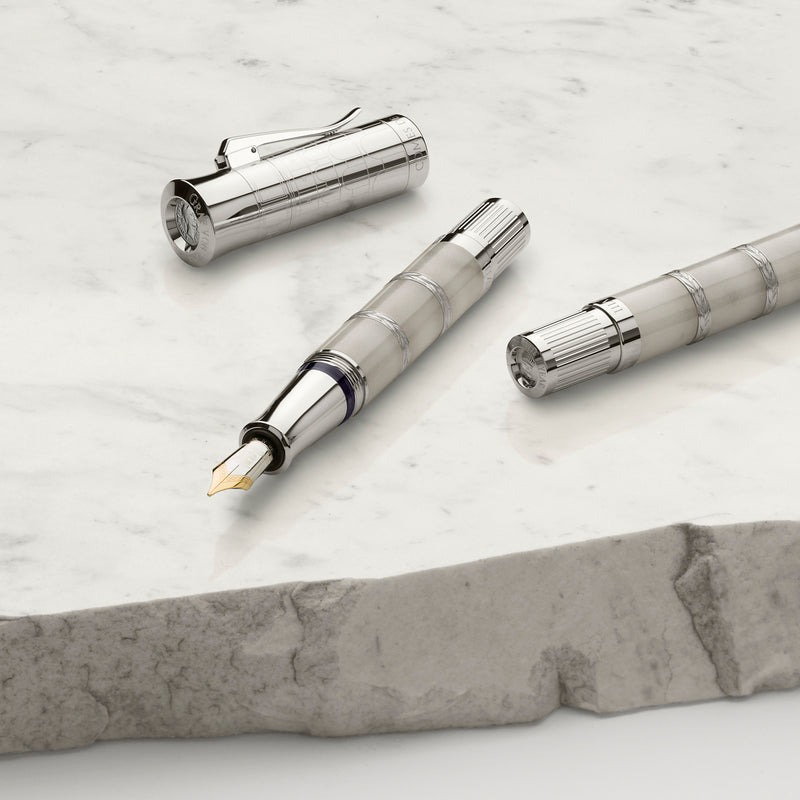 145140_Fu-llfederhalter-Pen-of-the-year-2018-platiniert_2000x2000_72-5