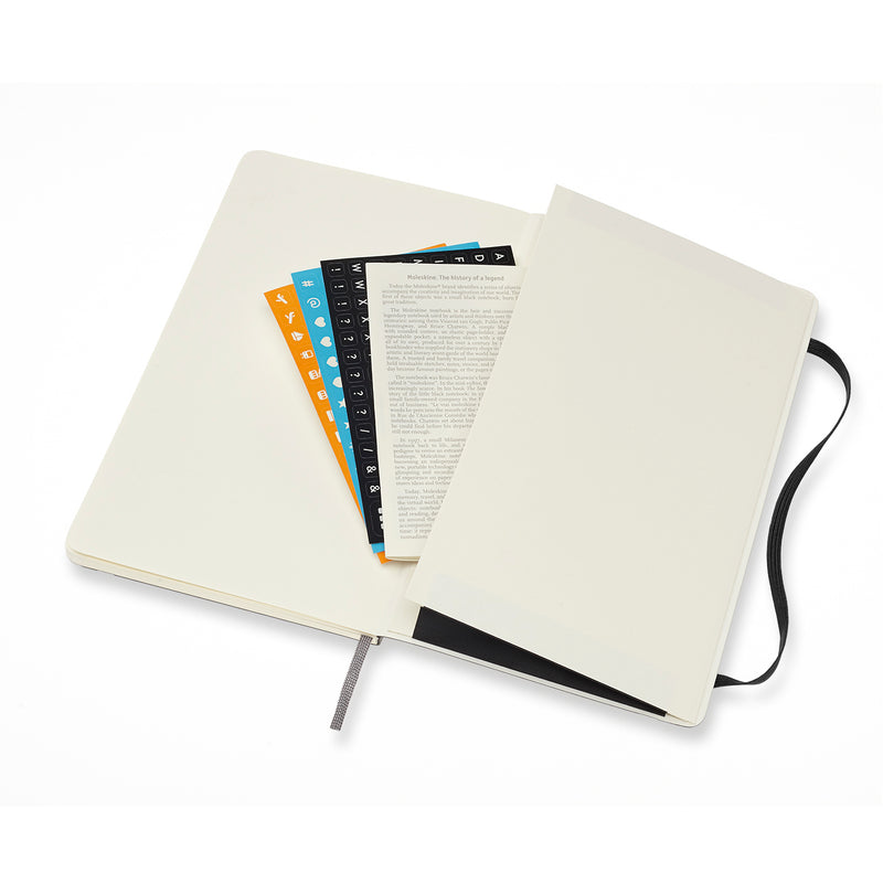 8058341716205A5_WK_SC_horizontal_Pouchette_undatiert